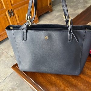 Tory Burch Emerson Small Buckle Shoulder Tote Navy